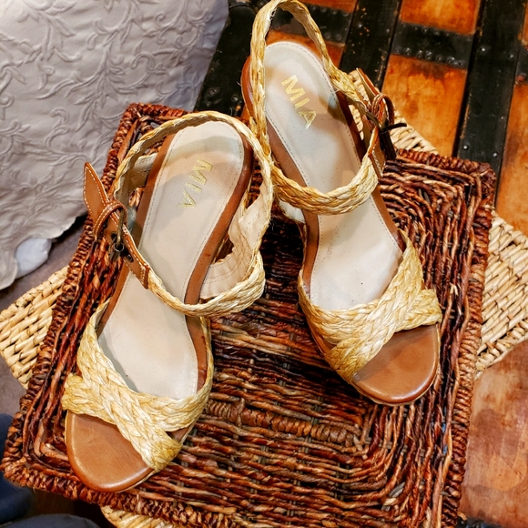 MIA - Picture 1 of 7